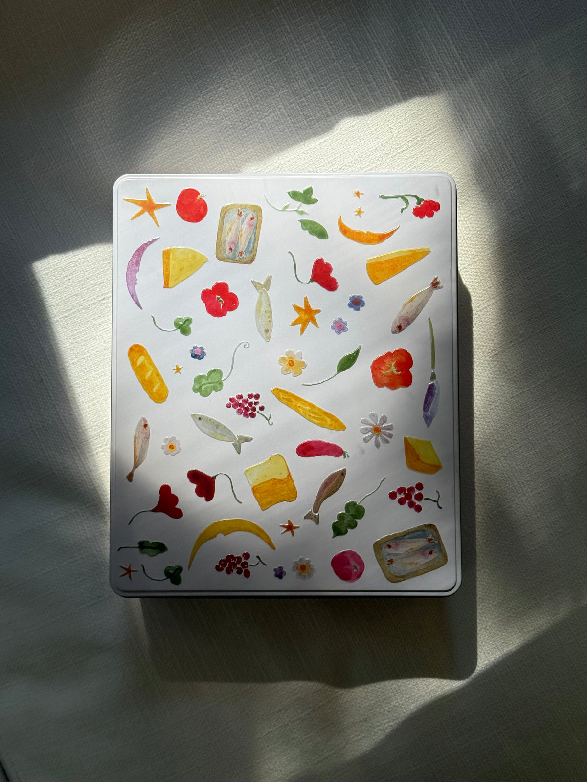 Gift Tin - Claire Dufornier view 1